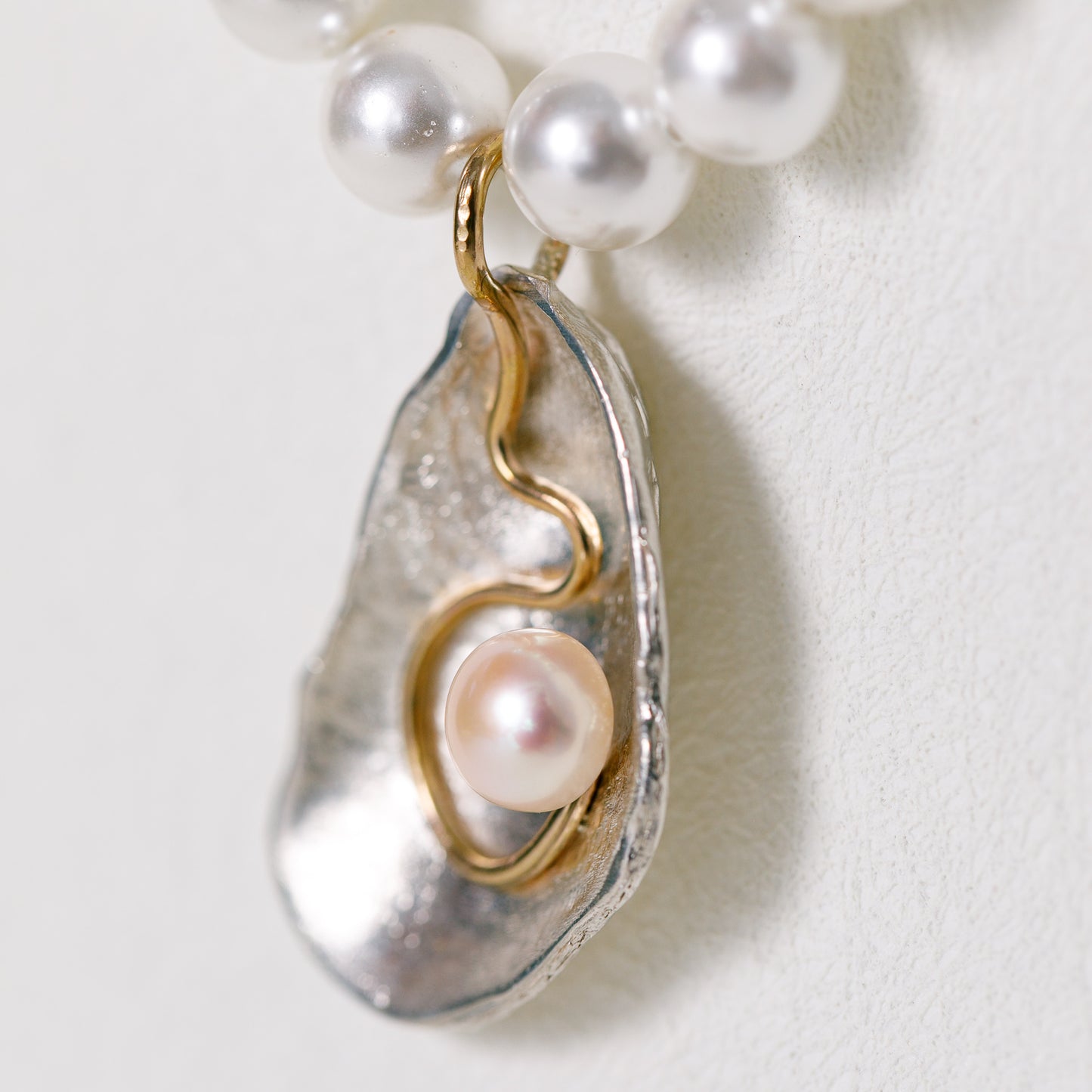 Large Oyster Necklace with Freshwater Pearl