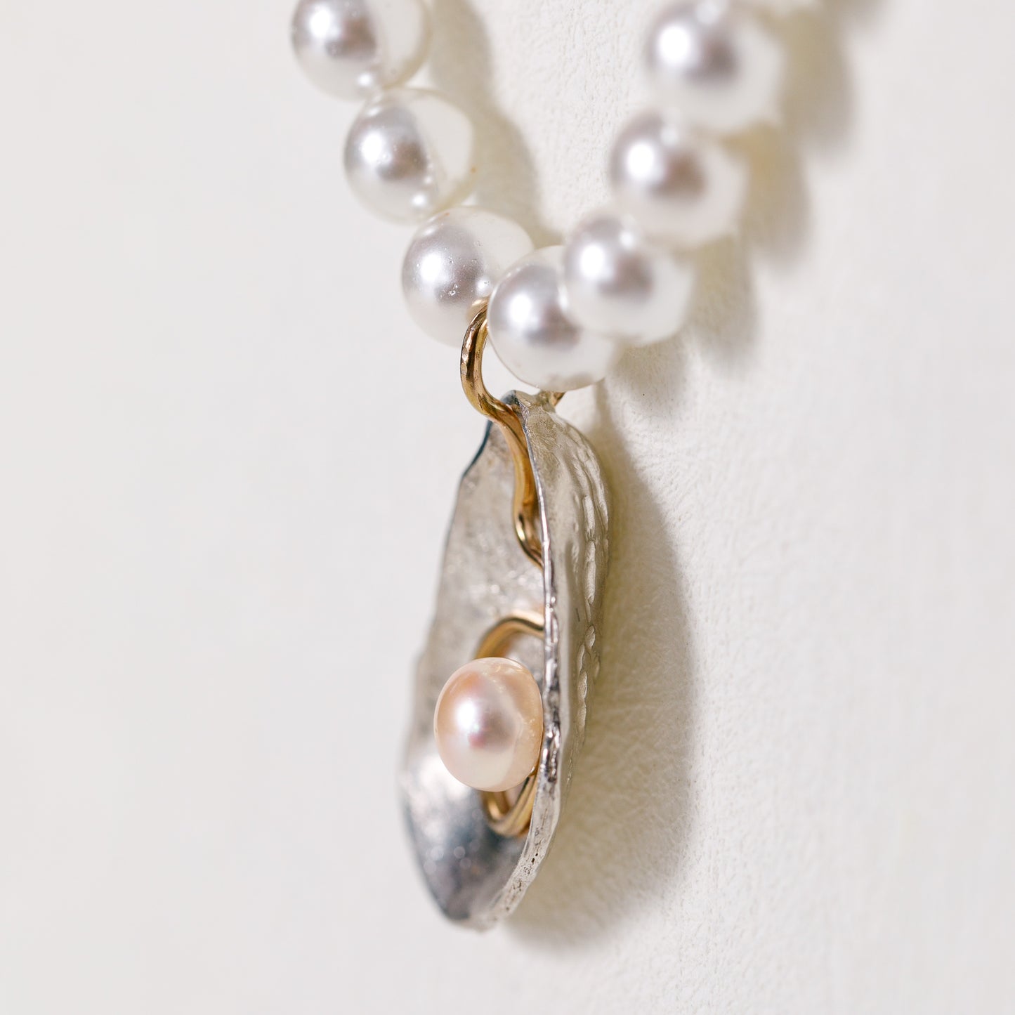Large Oyster Necklace with Freshwater Pearl