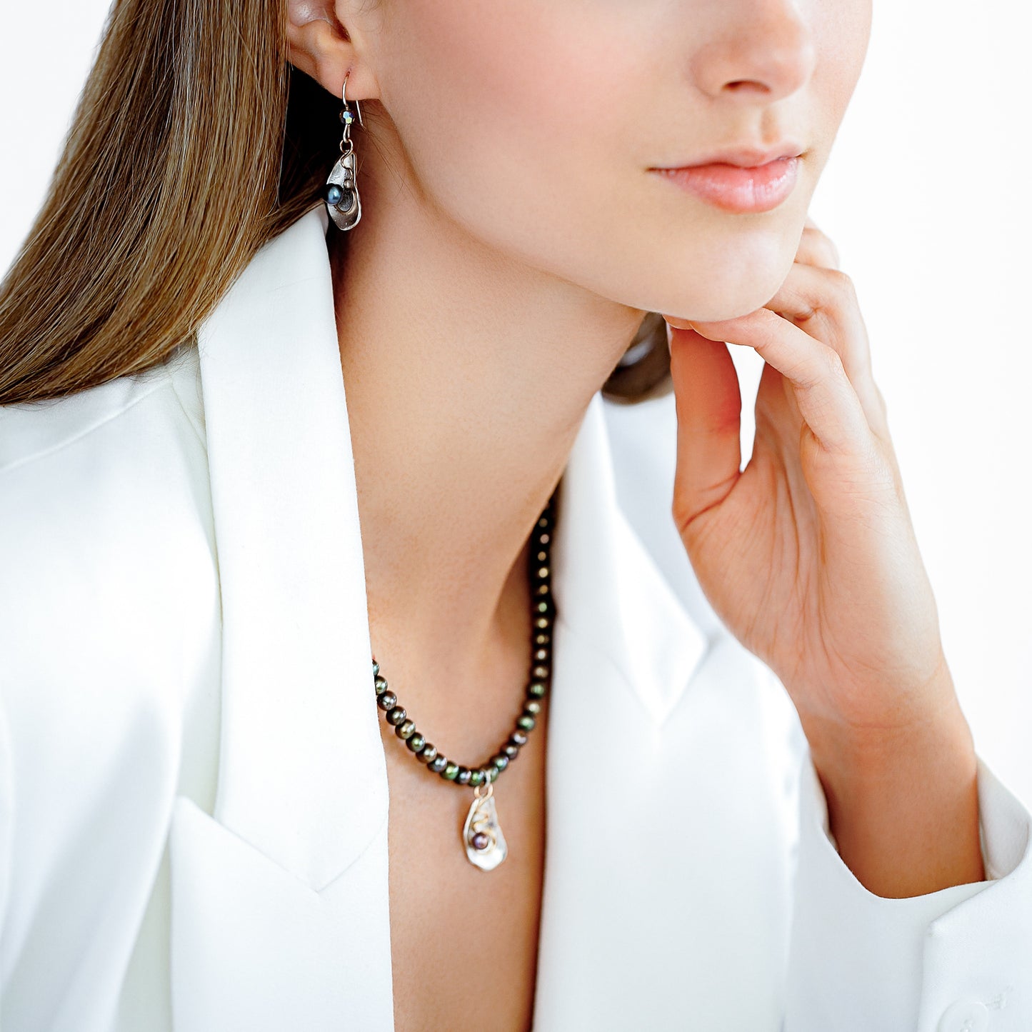 Small Oyster Necklace with Dark Freshwater Pearl