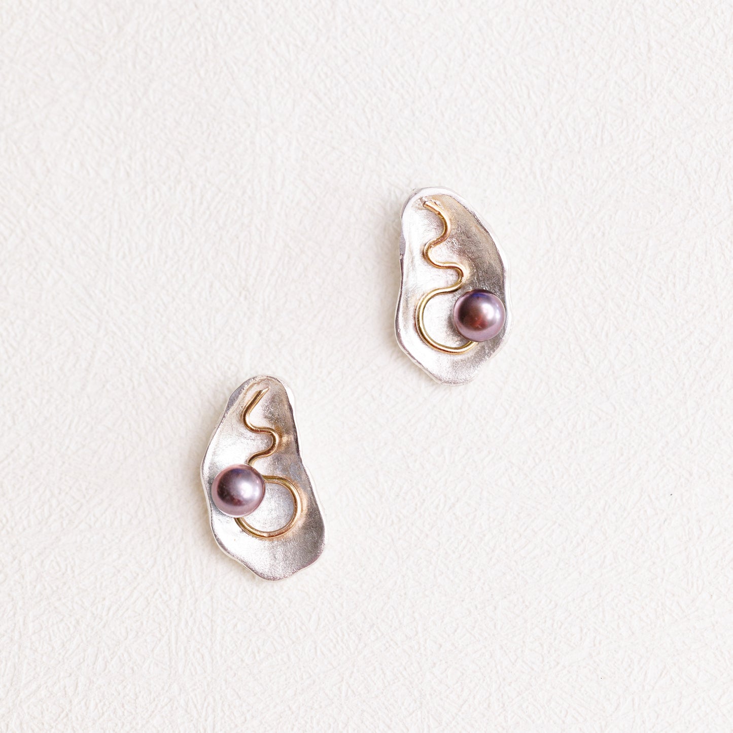 Oyster Post Earrings – Sterling Silver & Dark Pearl