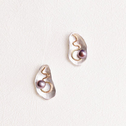 Oyster Post Earrings – Sterling Silver & Dark Pearl