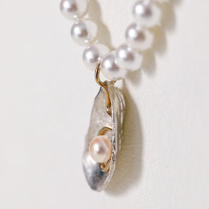 Large Oyster Necklace with Freshwater Pearl