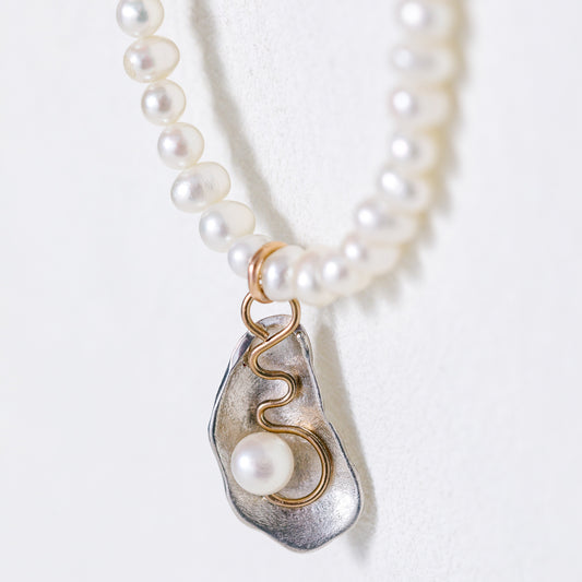 Small Oyster Necklace with Freshwater Pearl