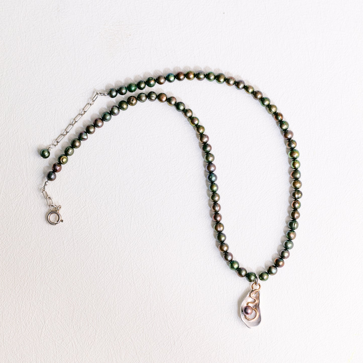 Small Oyster Necklace with Dark Freshwater Pearl