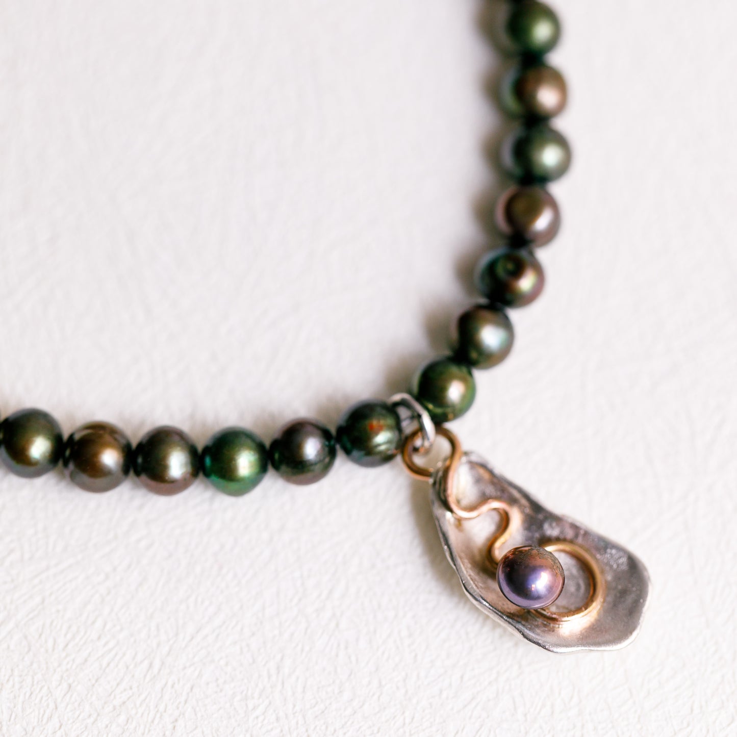 Small Oyster Necklace with Dark Freshwater Pearl