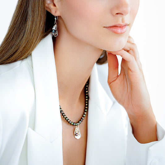Small Oyster Necklace with Dark Freshwater Pearl